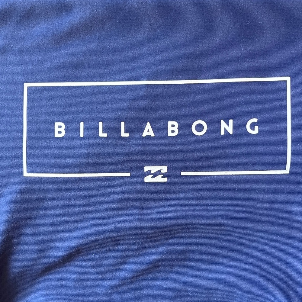 Billabong Rash Guard - Picture 3 of 5